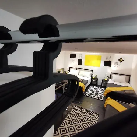 Old Town Studio - Yellow Apartment *